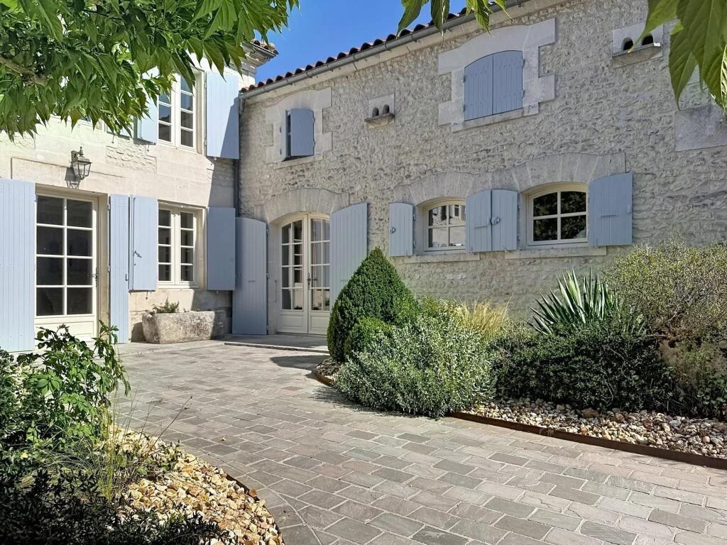 Maison à vendre, 4m², Saint-Fort-sur-le-Né
