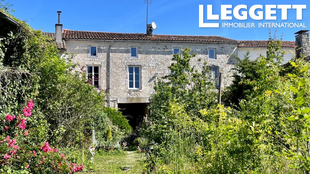 Maison à vendre, 224m², Aigre