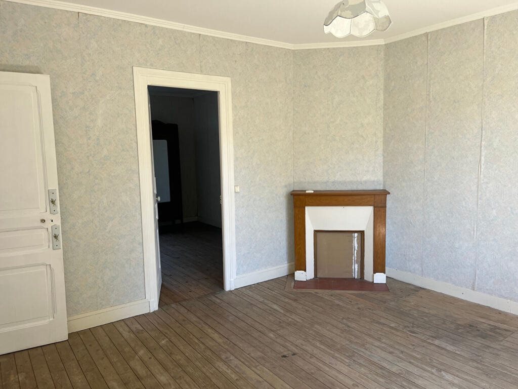 Maison à vendre, 2m², Chassenon