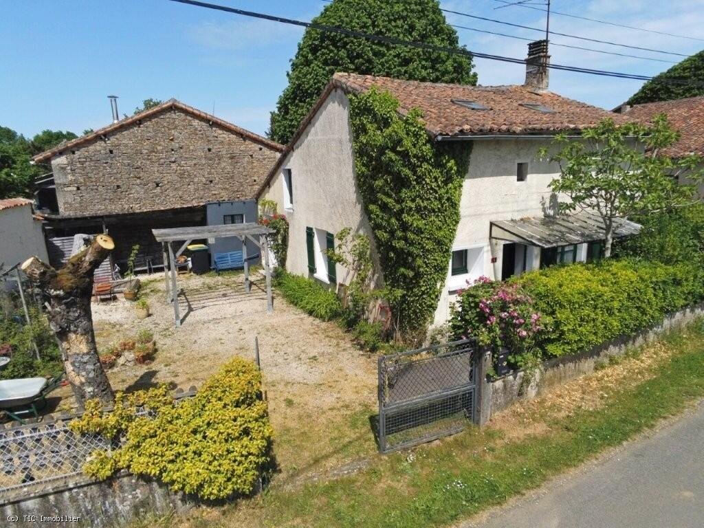 Maison à vendre, 2m², Nanteuil-en-Vallée