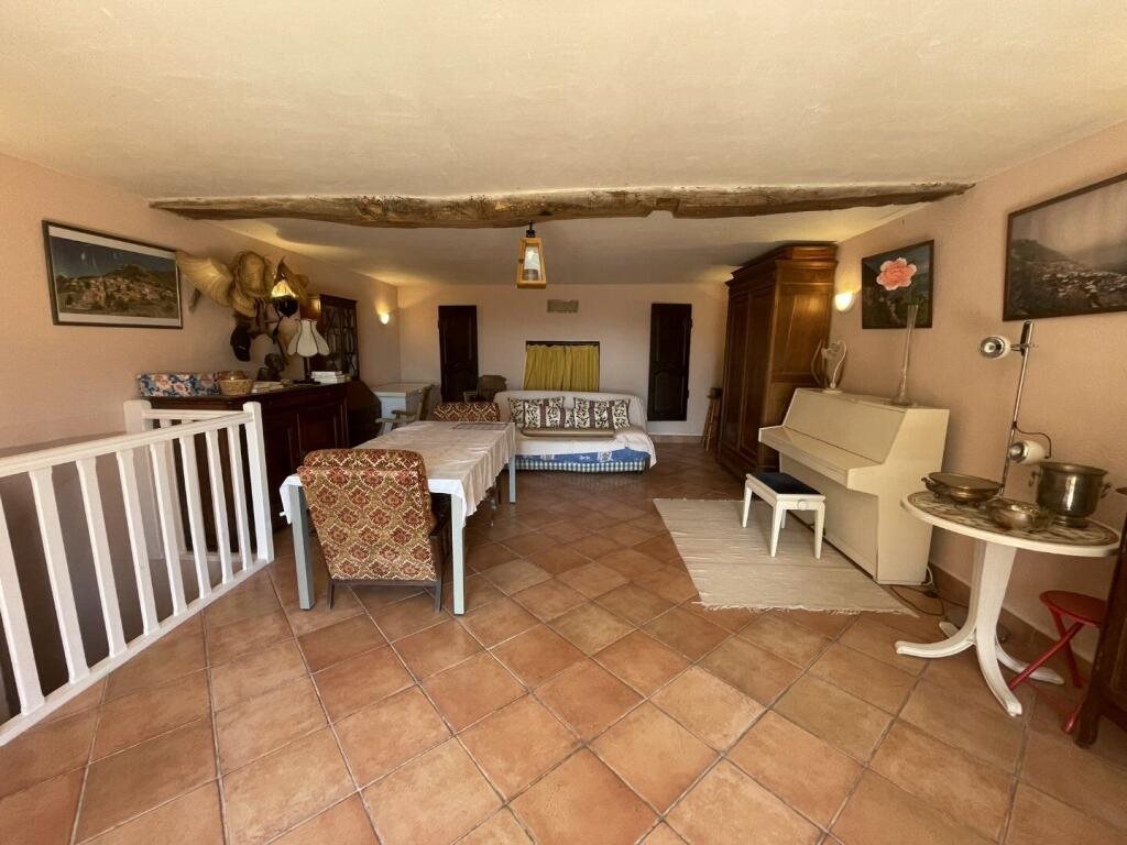 Maison à vendre, 3m², Montjaux