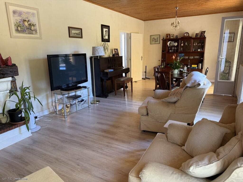 Maison à vendre, 4m², Ruffec