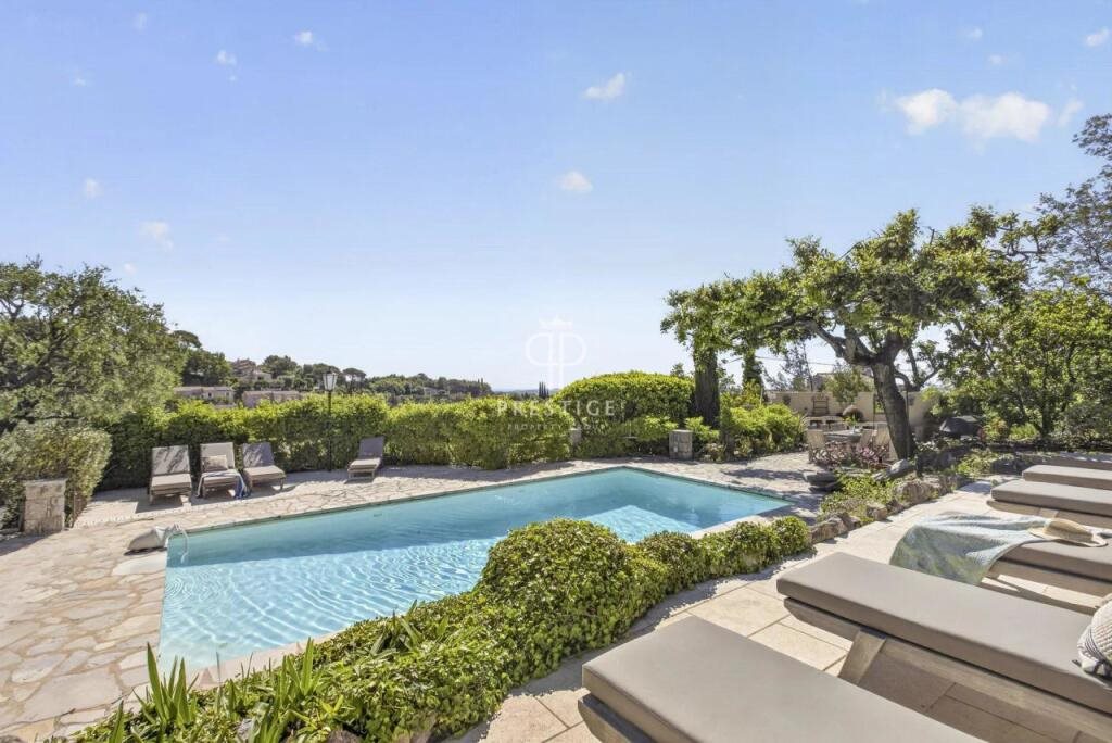 Maison à vendre, 200m², Châteauneuf-Grasse