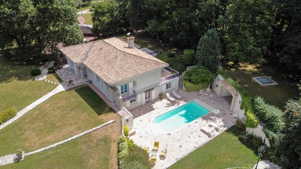 Maison à vendre, 332m², Barbezieux-Saint-Hilaire