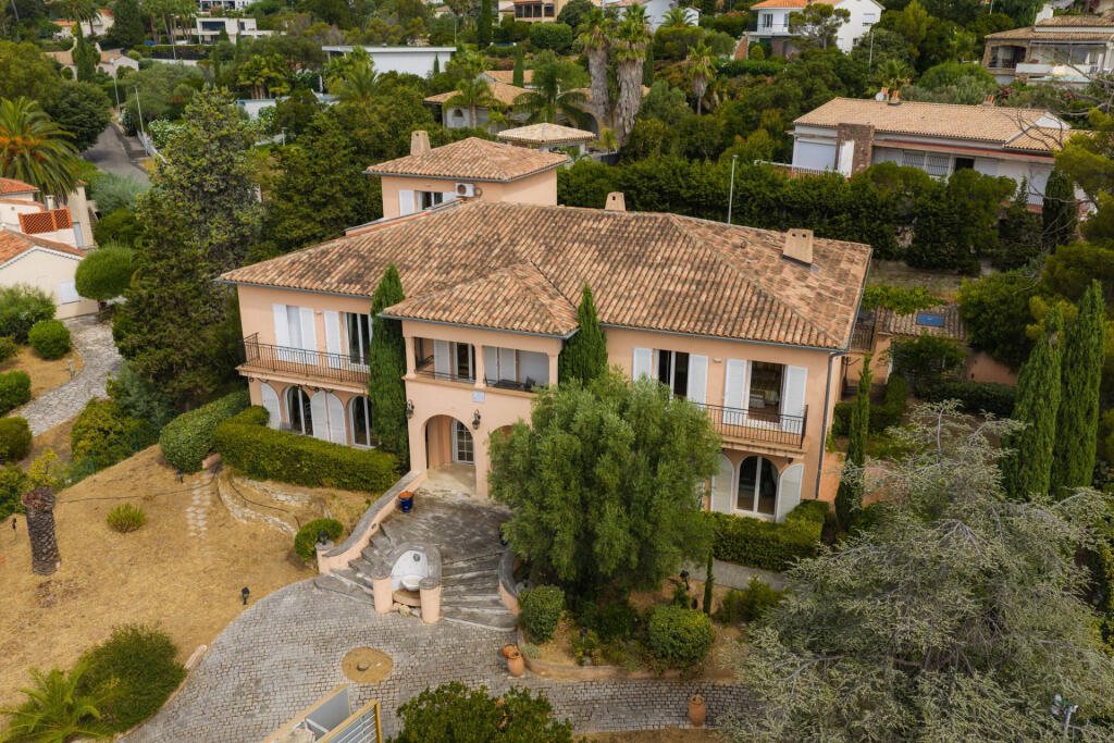 Maison à vendre, 650m², Roquebrune-sur-Argens