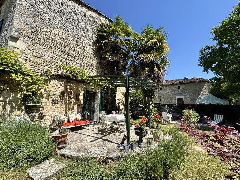 Maison à vendre, 141m², Mansle