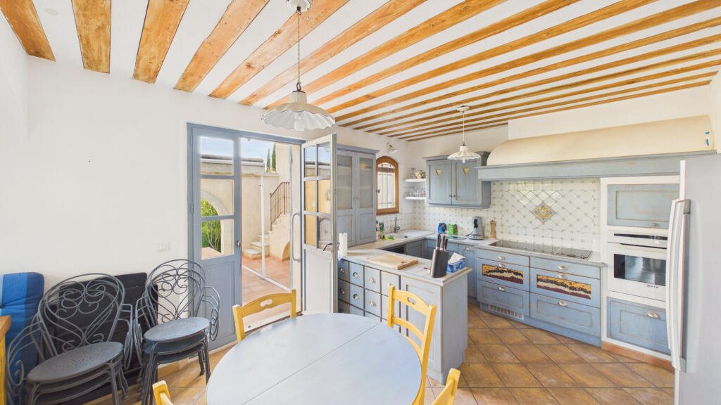 Maison à vendre, 2m², Aramon
