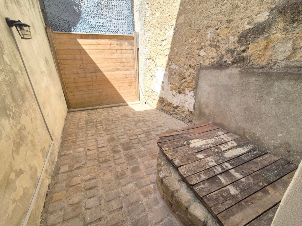 Maison à vendre, 3m², Saint-Geniès-de-Fontedit