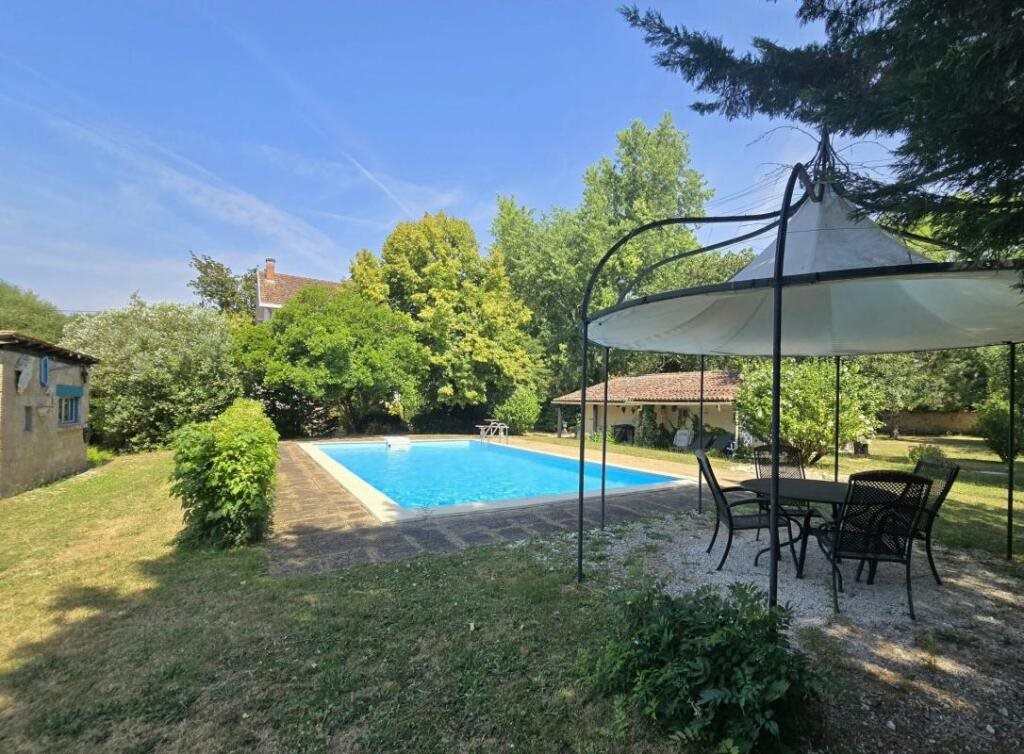 Maison à vendre, 207m², Saint-Léon-sur-l'Isle