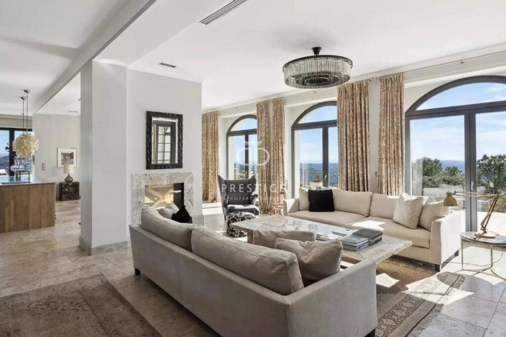 Maison à vendre, 370m², Grasse
