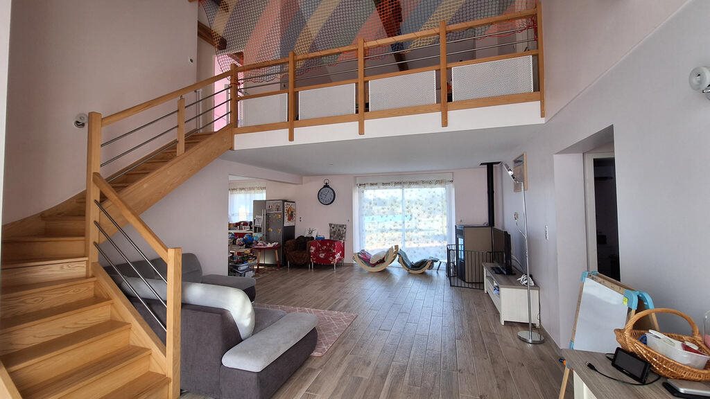 Maison à vendre, 4m², Nontron