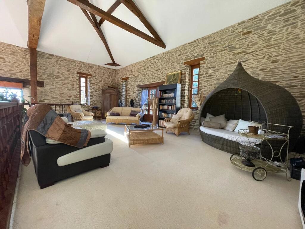 Maison à vendre, 334m², Saint-Yrieix-la-Perche