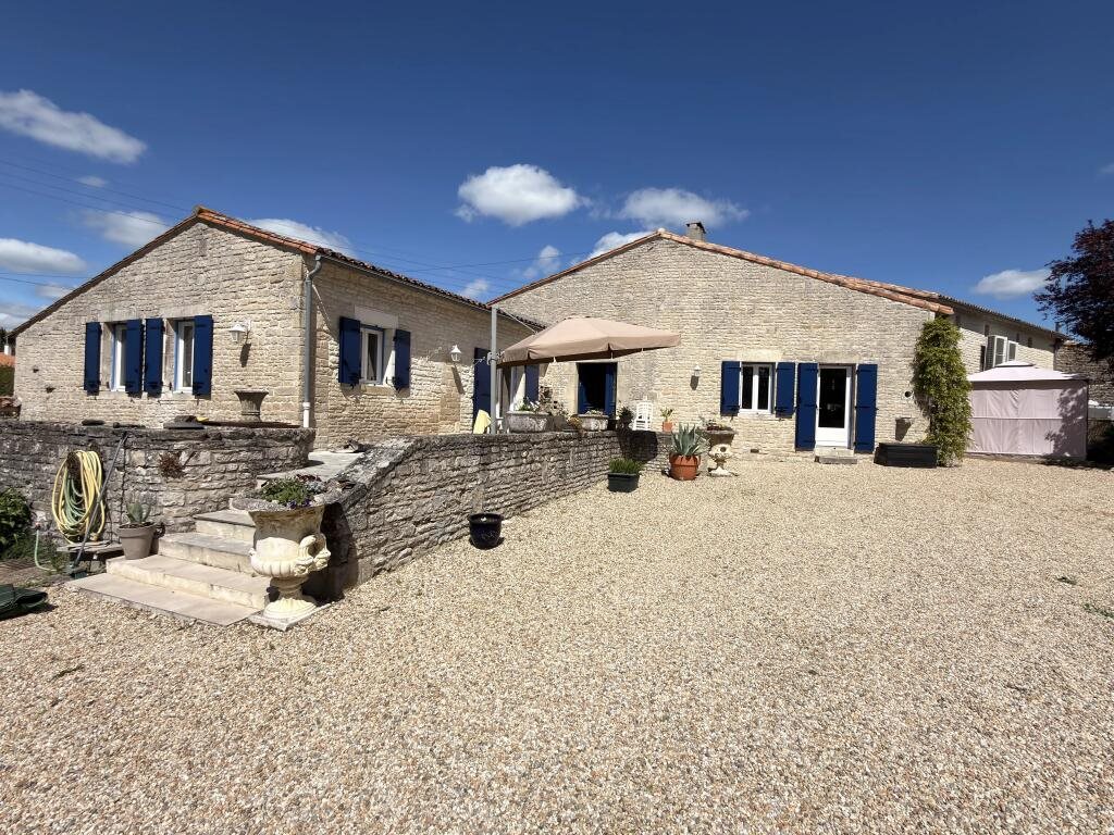 Maison à vendre, 234m², Villefagnan