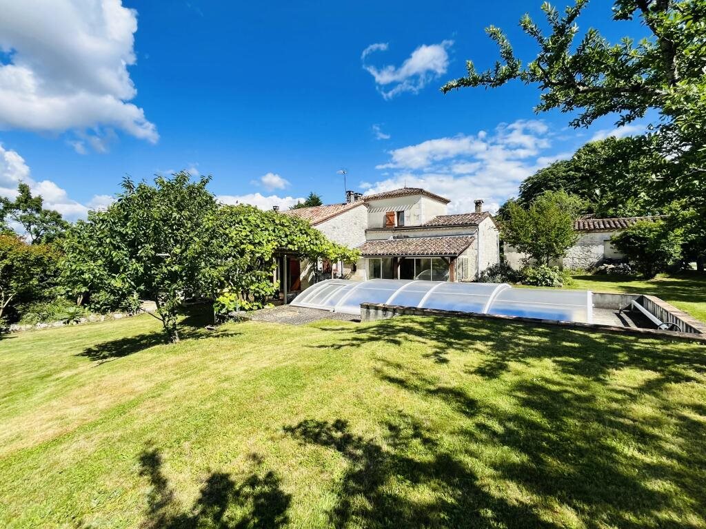 Maison à vendre, 149m², Douzains