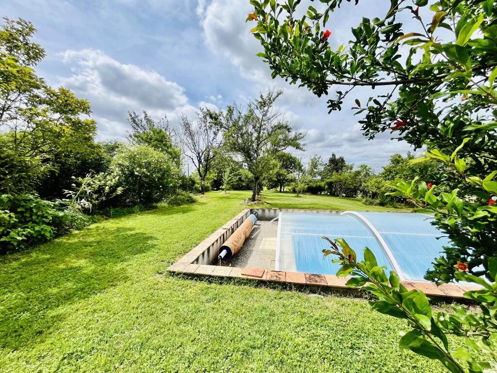 Maison à vendre, 149m², Douzains