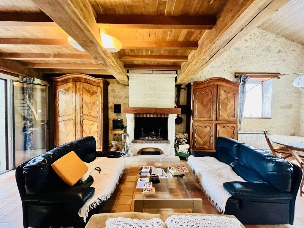 Maison à vendre, 149m², Douzains