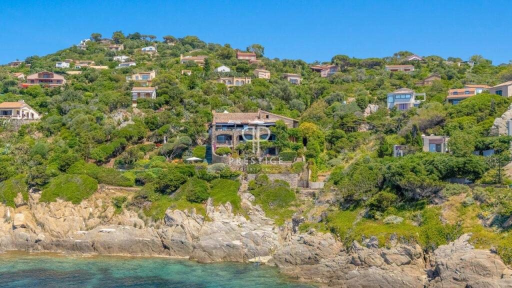 Maison à vendre, 370m², Le Lavandou