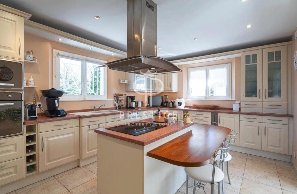 Maison à vendre, 222m², Valbonne