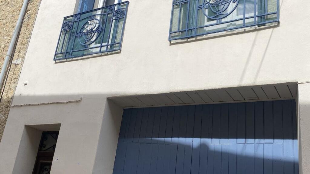 Maison à vendre, 3m², Saint-Geniès-de-Fontedit