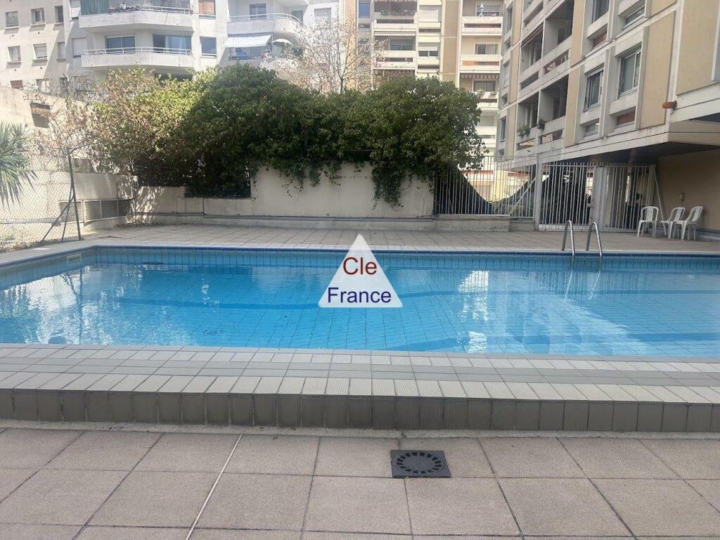 Maison à vendre, 2m², Paris 18ème