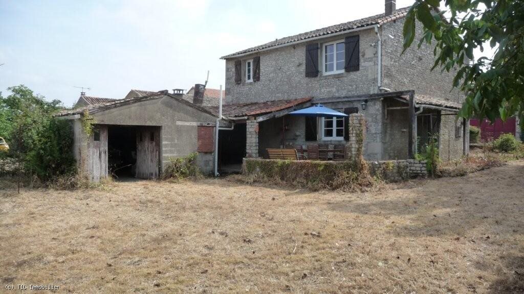 Maison à vendre, 3m², Villefagnan