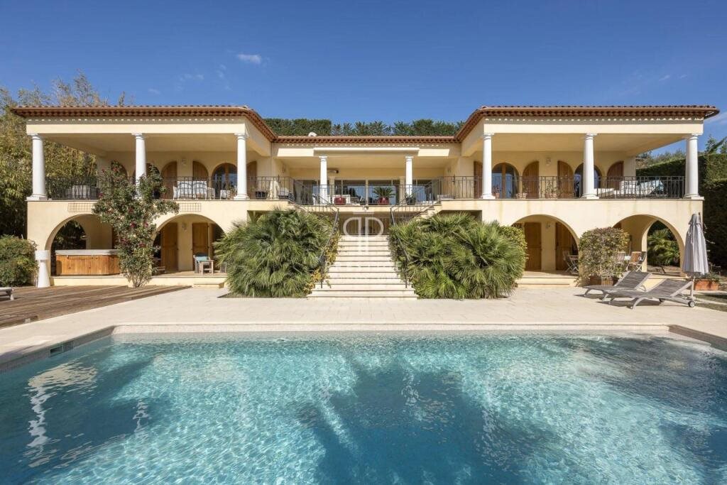 Maison à vendre, 321m², Le Rouret