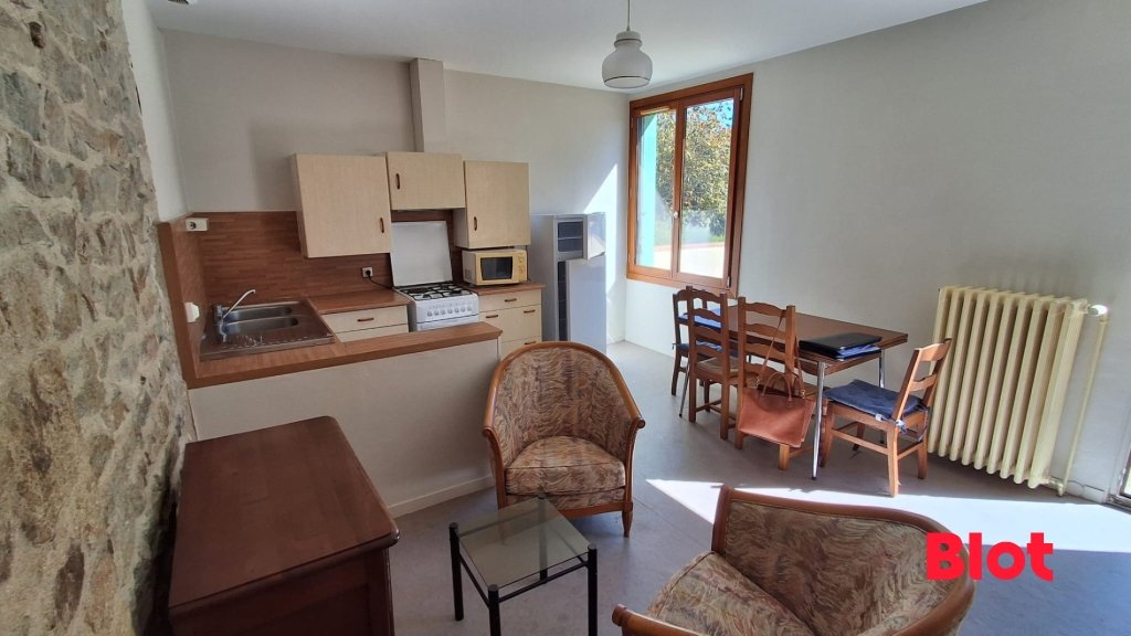 Appartement à louer, 44m², Domalain