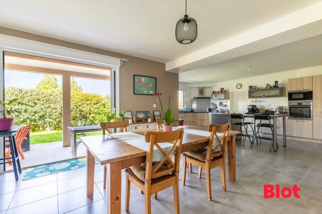 Maison à vendre, 193m², Saint-Pierre-la-Cour