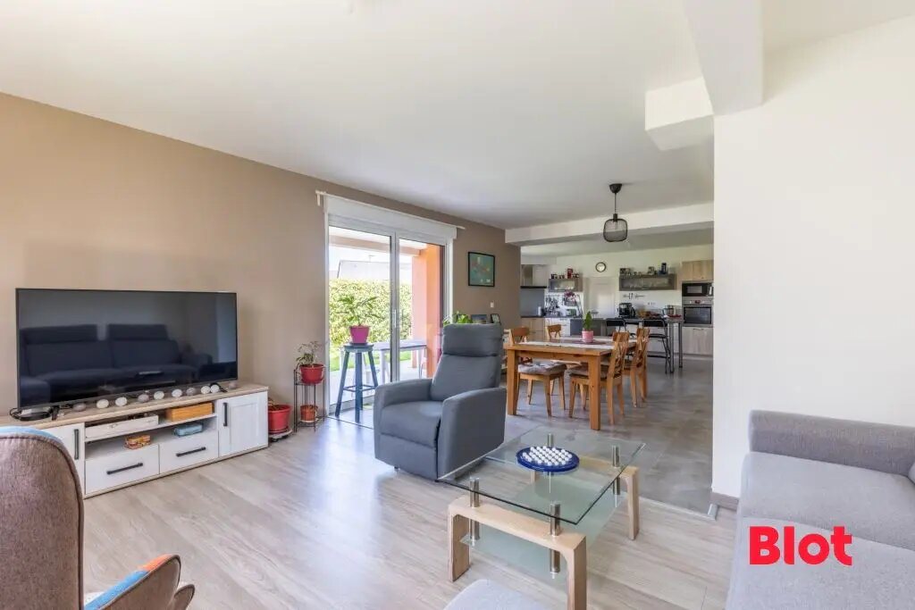 Maison à vendre, 193m², Saint-Pierre-la-Cour
