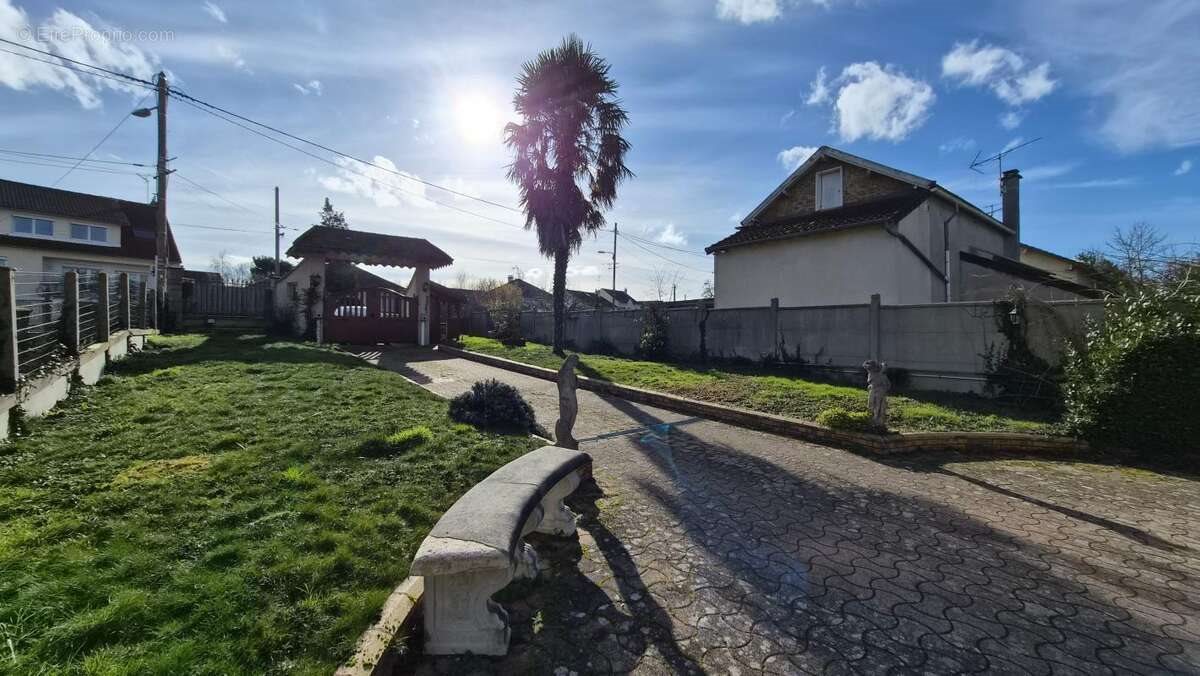 Maison à vendre, 178m², La Norville