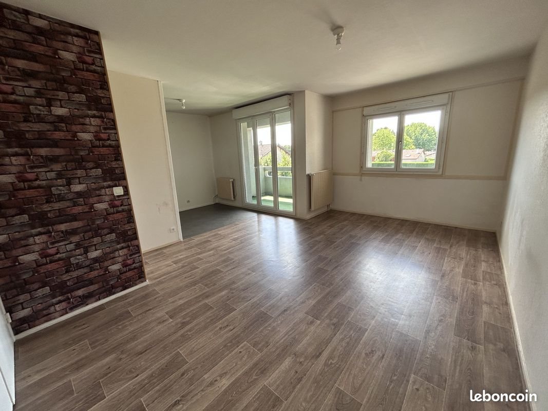 Appartement à louer, 81m², Condeissiat