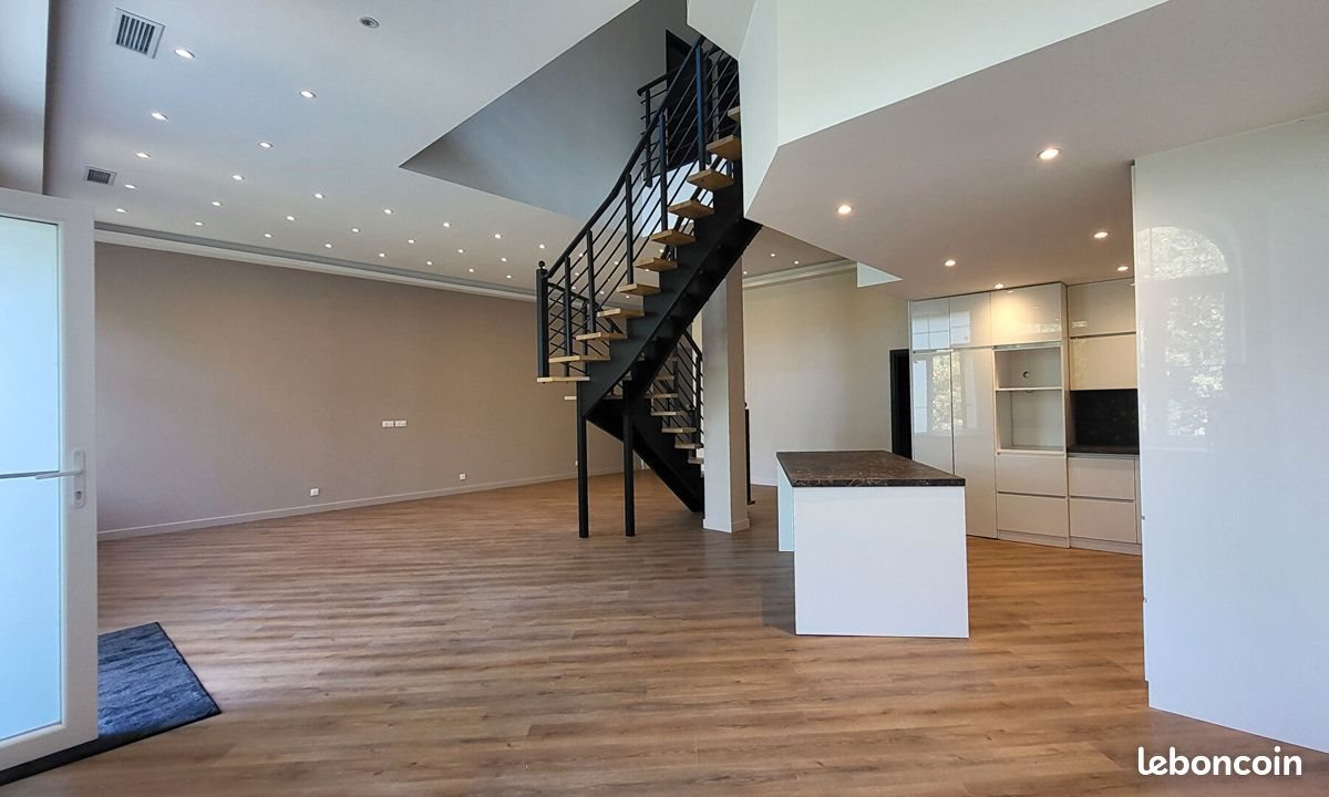 Appartement à vendre, 214m², Lons-le-Saunier