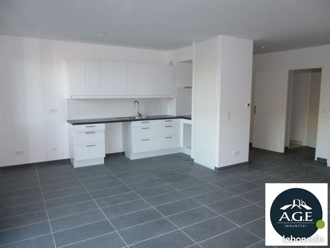 Appartement à louer, 70m², Epernon