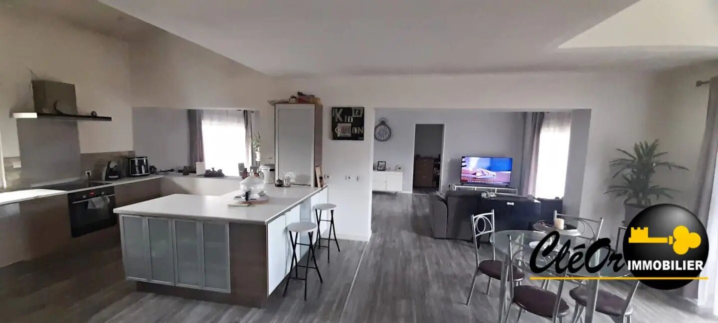 Maison à vendre, 265m², Sornay