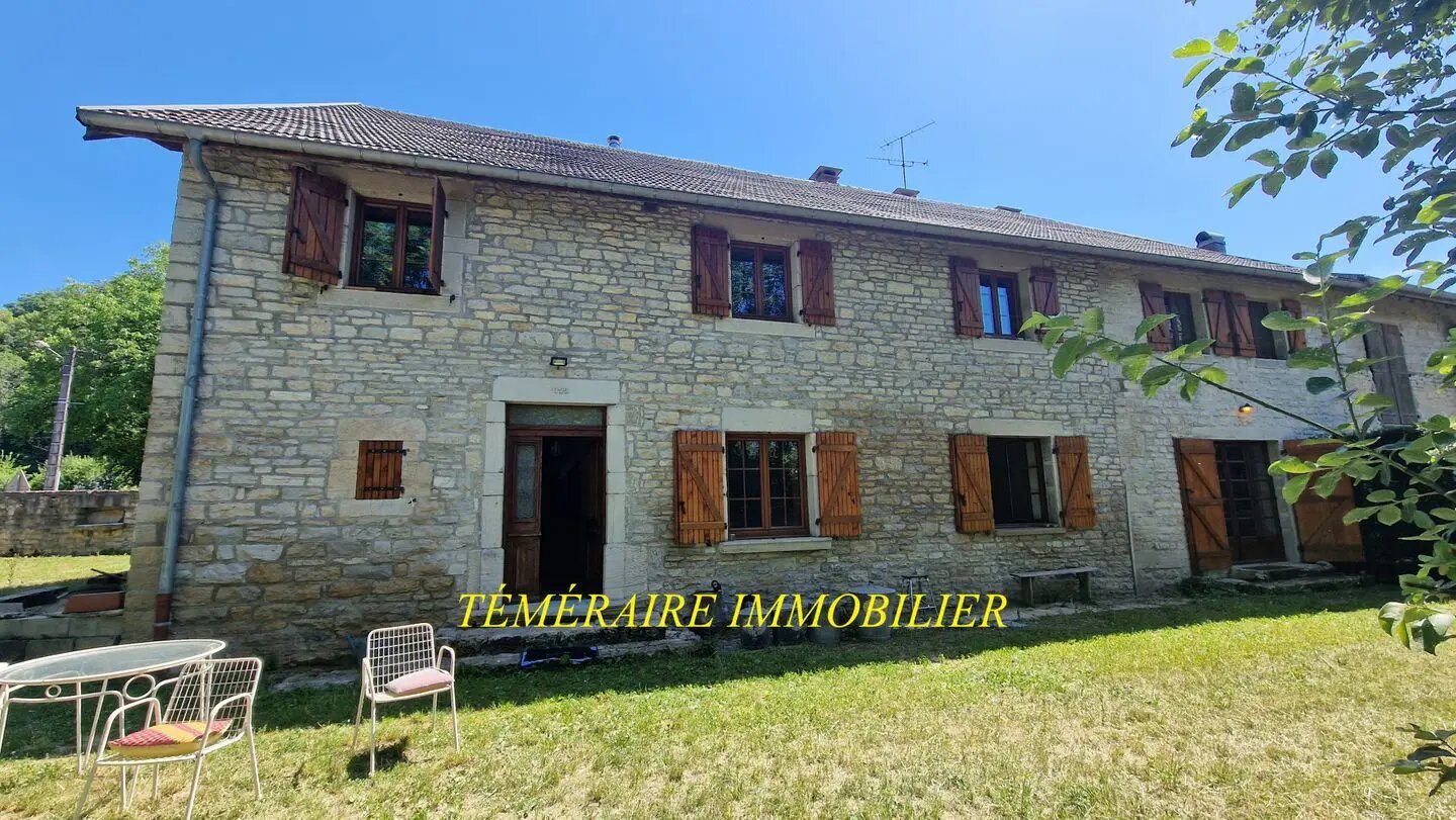 Maison à vendre, 380m², Doucier