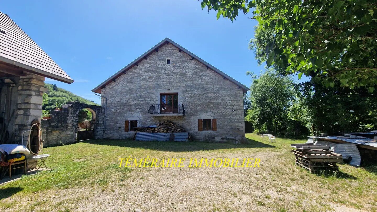 Maison à vendre, 380m², Doucier