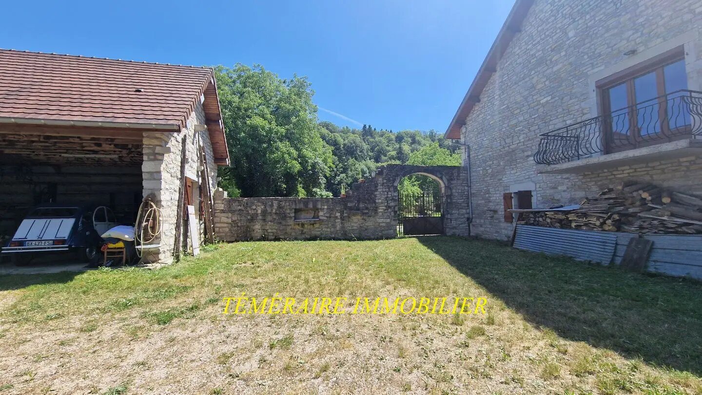 Maison à vendre, 380m², Doucier