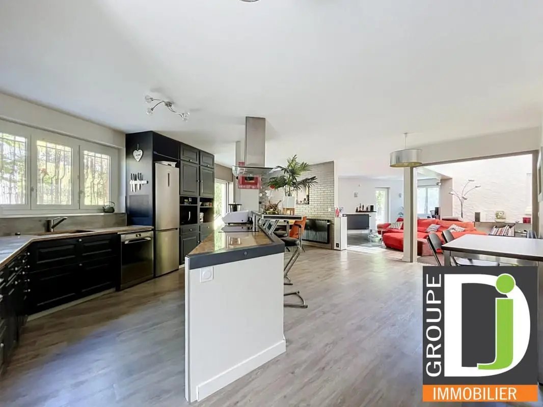 Maison à vendre, 209m², Montéléger
