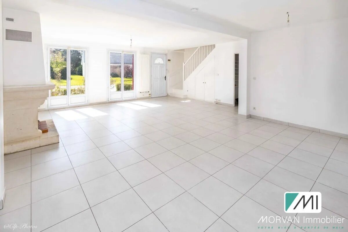 Maison à vendre, 131m², Le Mesnil-Saint-Denis