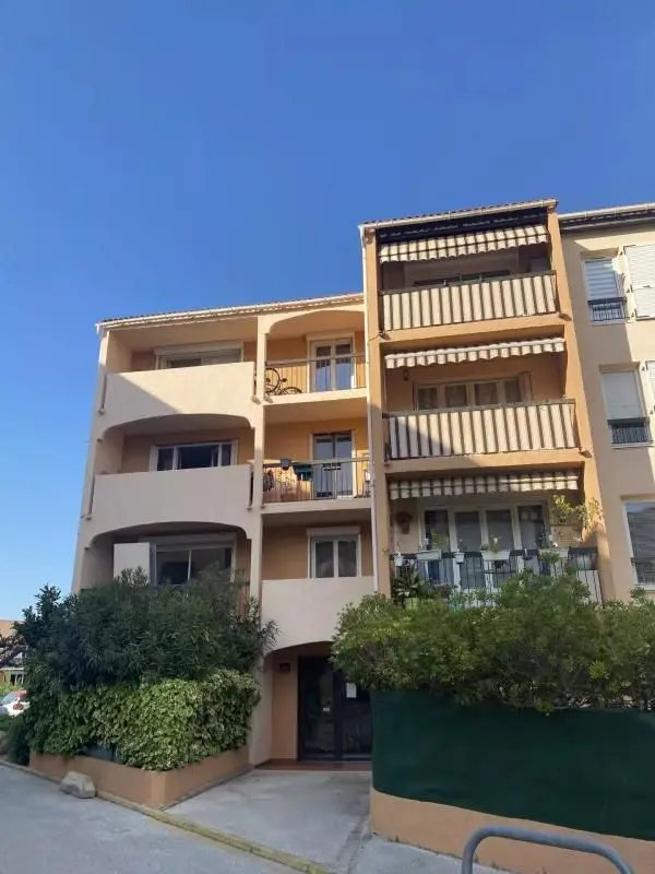Appartement à louer, 27m², Hyères