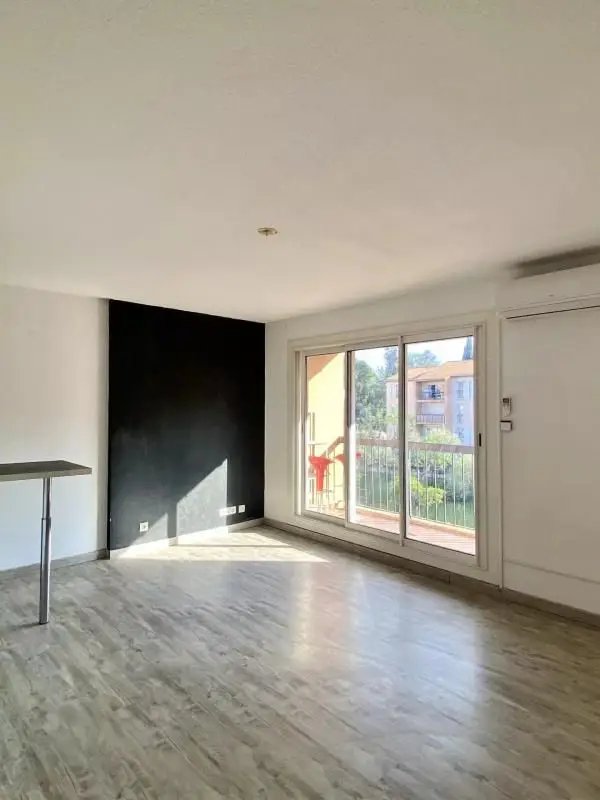 Appartement à louer, 27m², Hyères
