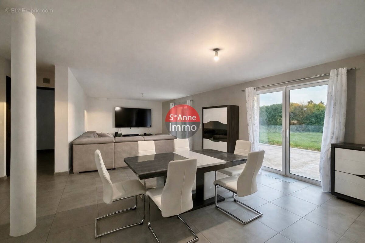 Maison à vendre, 130m², Wavignies