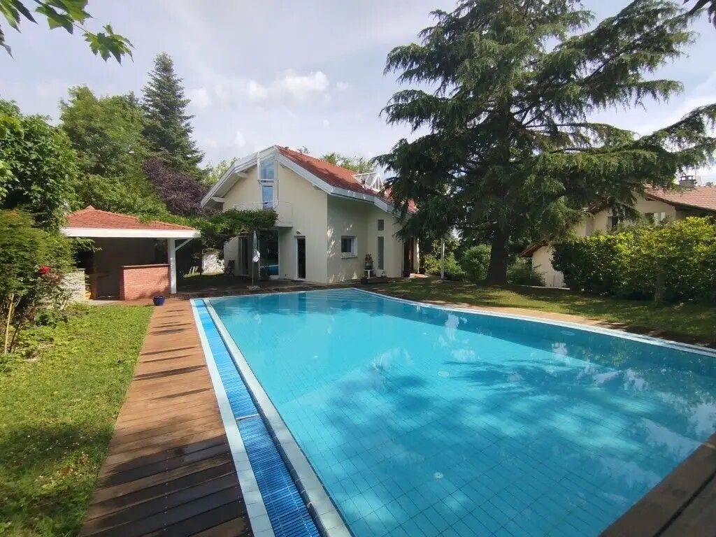 Maison à louer, 161m², Saint-Julien-en-Genevois