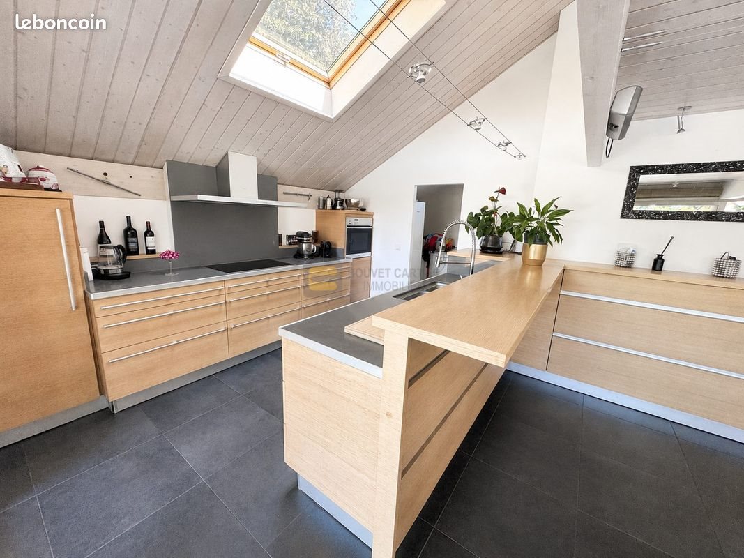 Maison à vendre, 180m², Vétraz-Monthoux