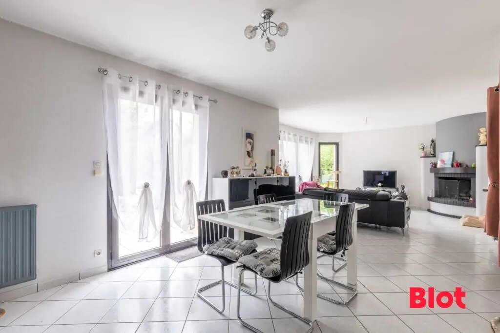 Maison à vendre, 137m², Pont-Péan