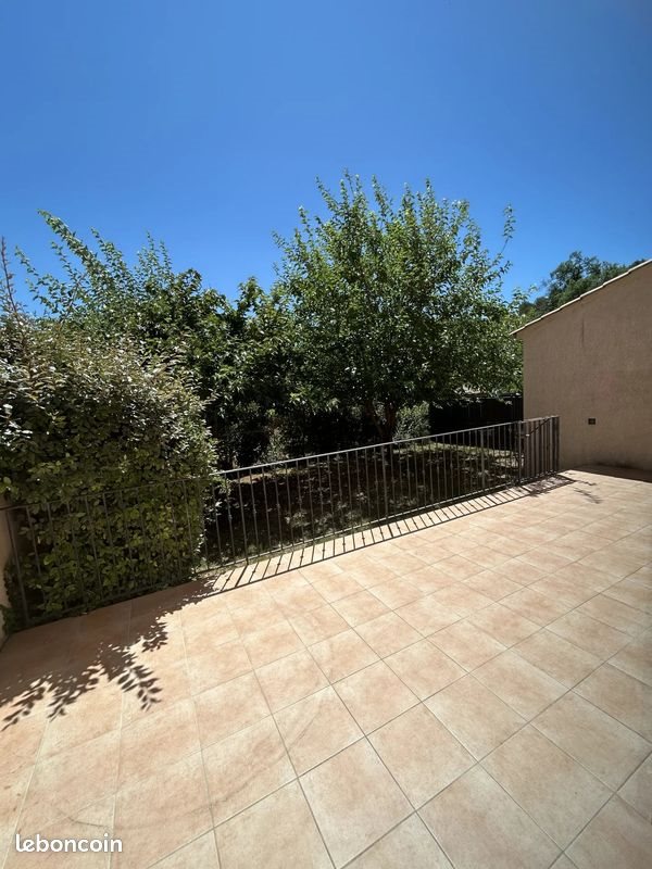 Maison à louer, 85m², Jouques
