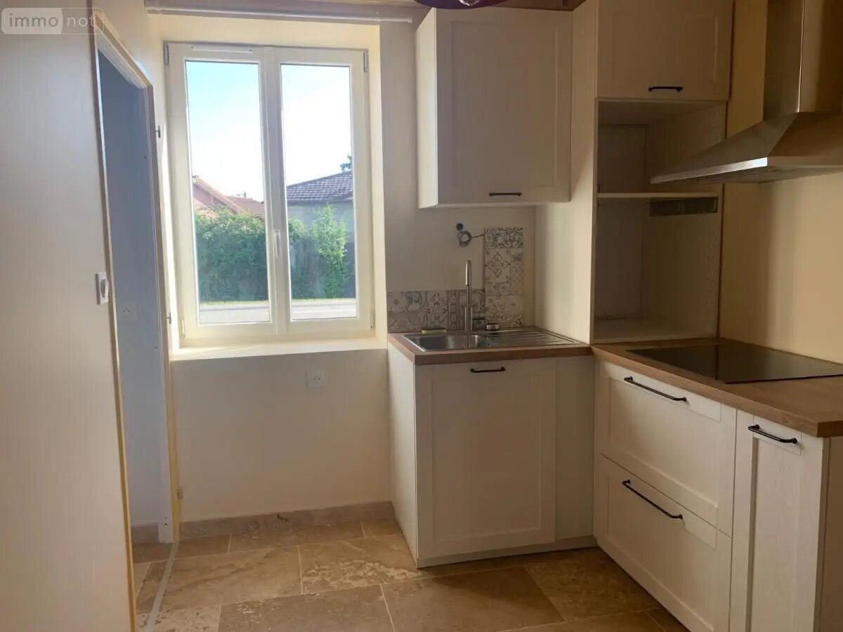 Appartement à louer, 65m², Mézériat
