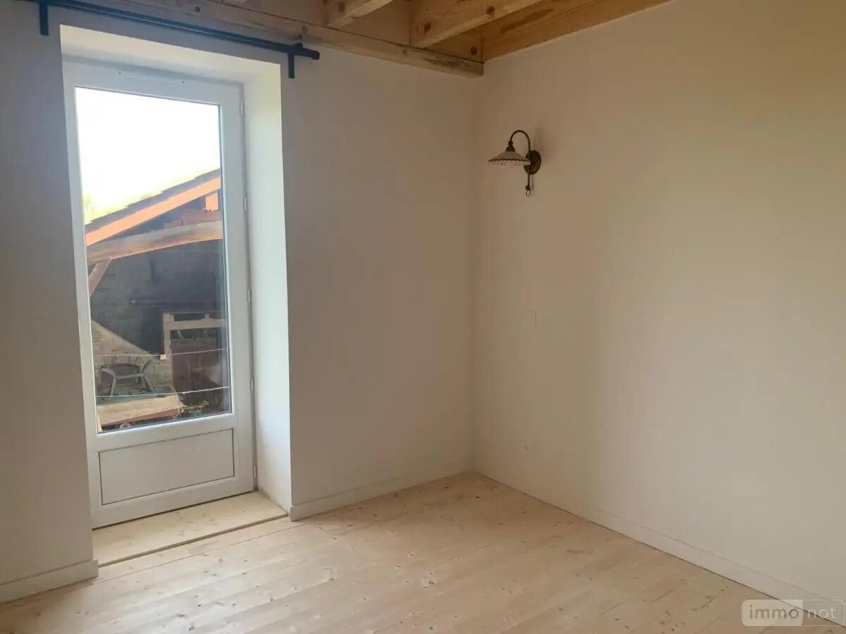 Appartement à louer, 65m², Mézériat