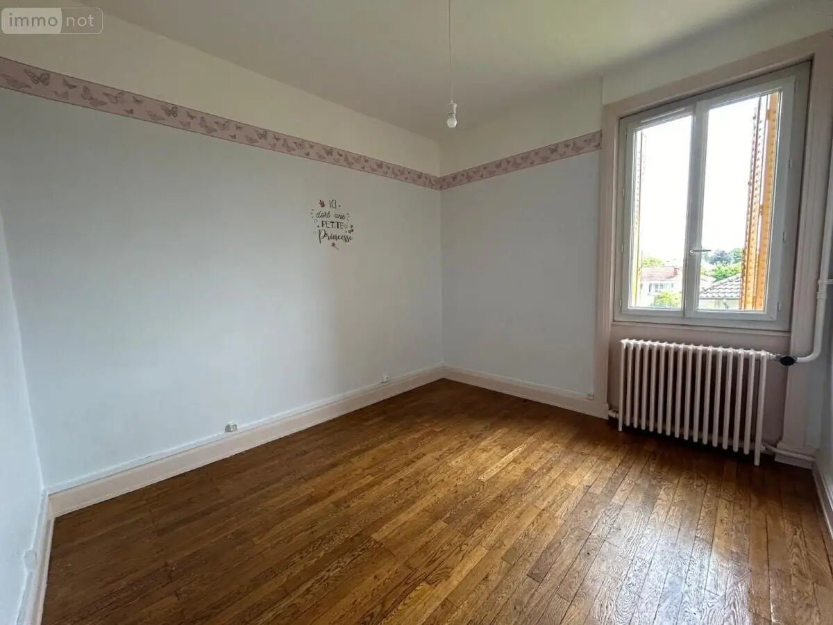 Appartement à louer, 79m², Saint-Denis-lès-Bourg