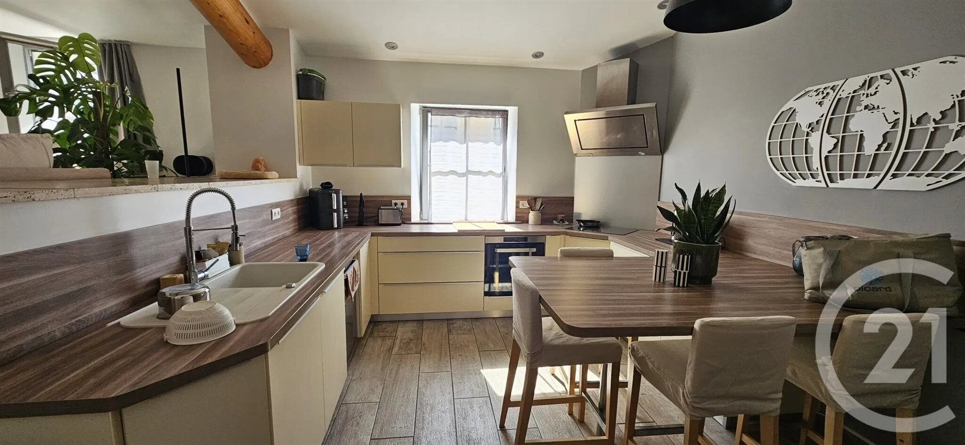 Appartement à louer, 83m², Mane